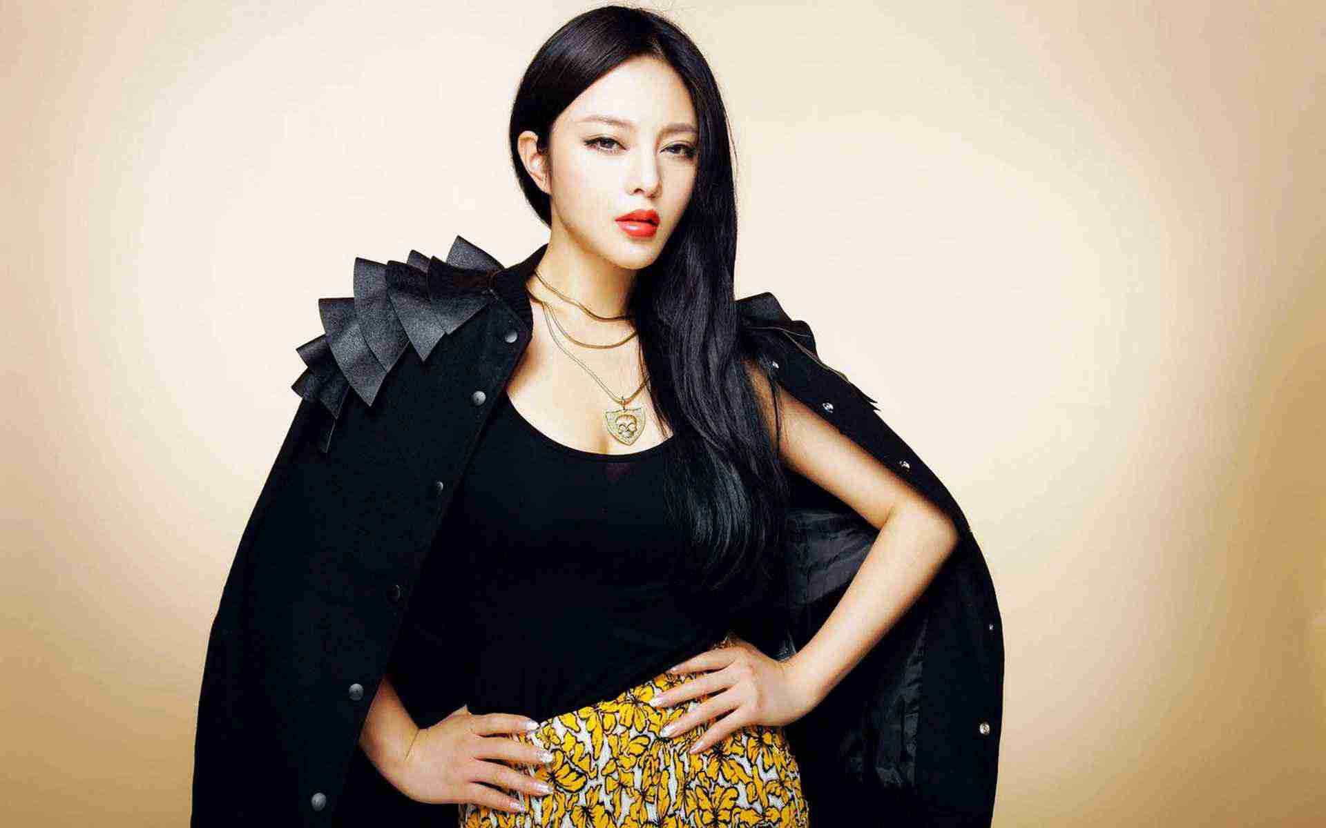 人民幣兌美元中間價報7.1008，上調21點